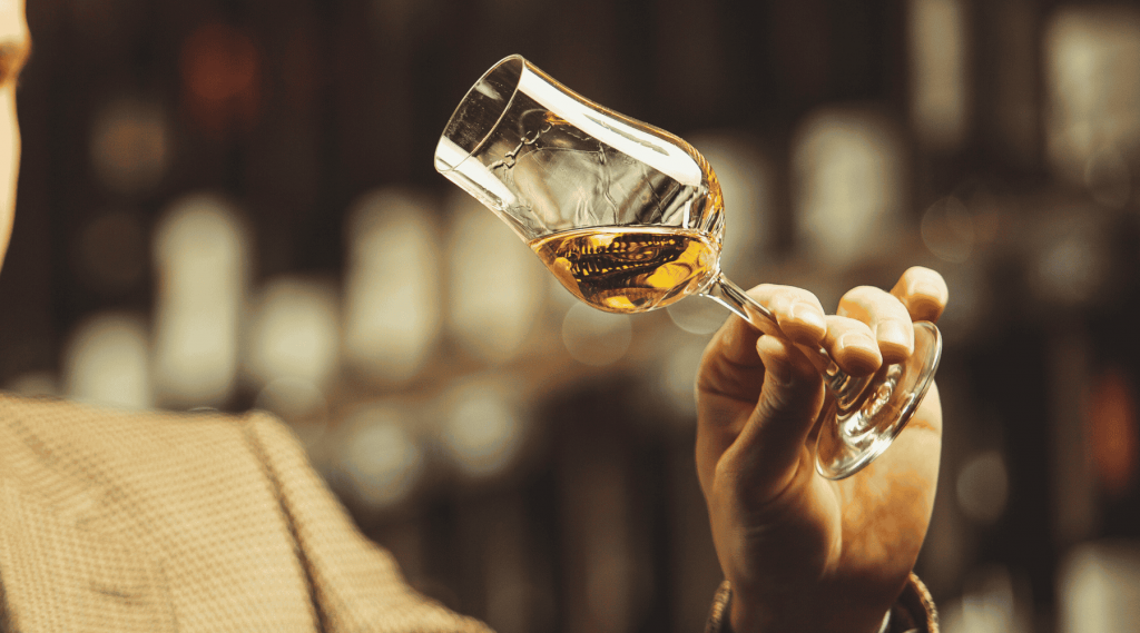 Dégustation d'un digestif à Mauléon-Licharre