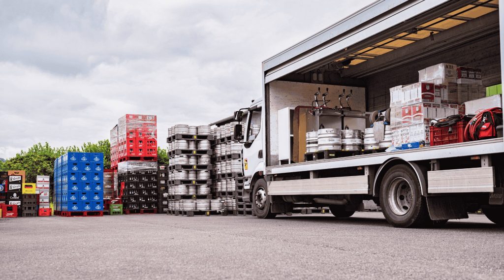 Camion ETS Pinque pour livraion à Larrau