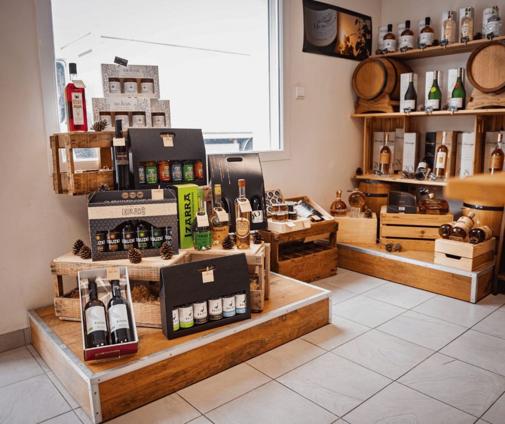 Coffrets cadeaux vin et spiritueux dans la boutique ETS Pinque à Mauléon-Licharre
